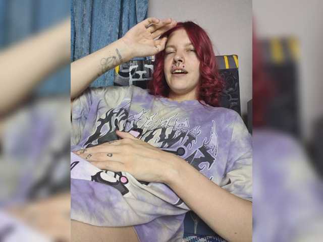 SquirtApril, live now on BongaCams