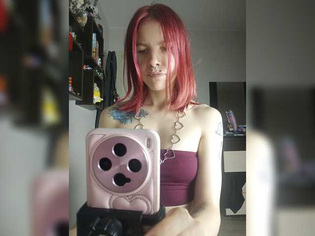 SquirtApril live cam on BongaCams
