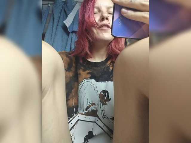 SquirtApril live cam on BongaCams