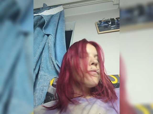SquirtApril live cam on BongaCams
