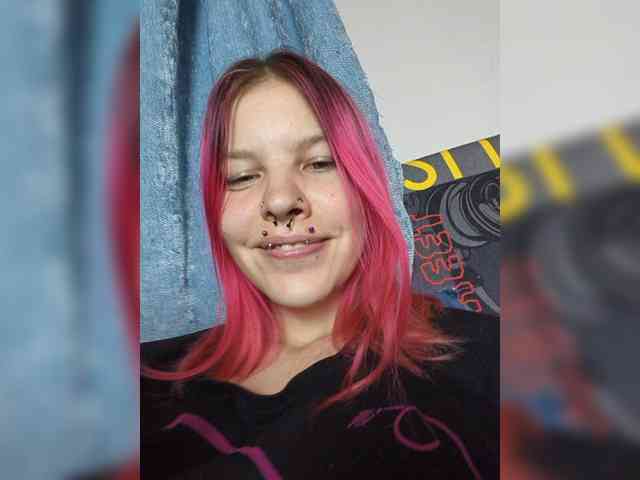 SquirtApril webcam