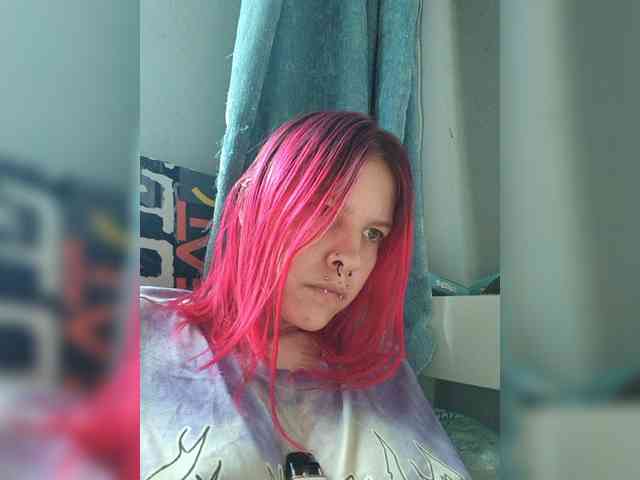 SquirtApril webcam