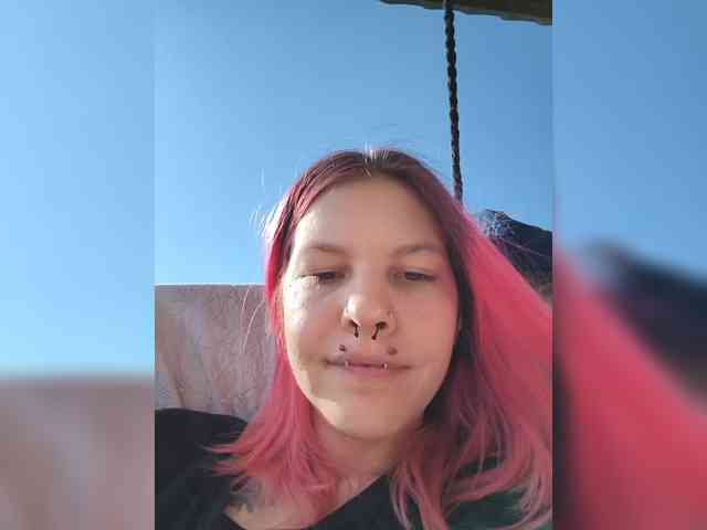 SquirtApril webcam