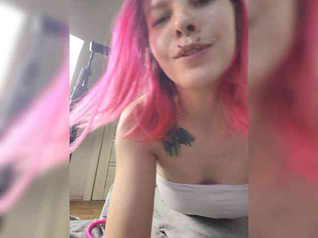 SquirtApril webcam