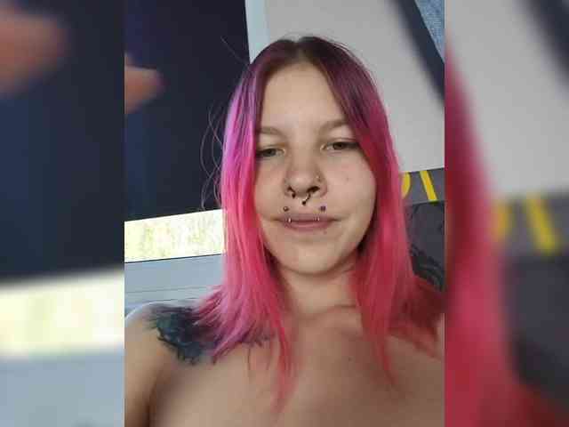 SquirtApril webcam