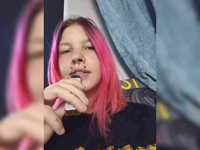 SquirtApril webcam