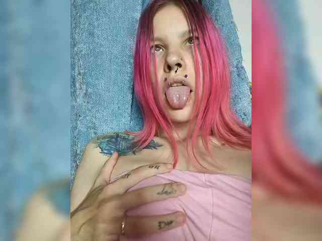 SquirtApril webcam