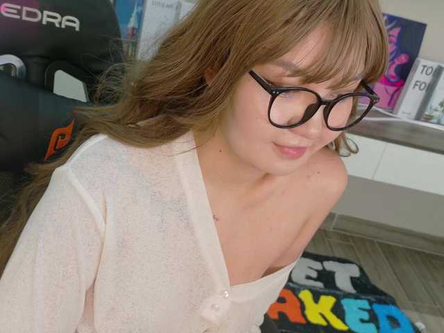 sakuraclover live cam on BongaCams