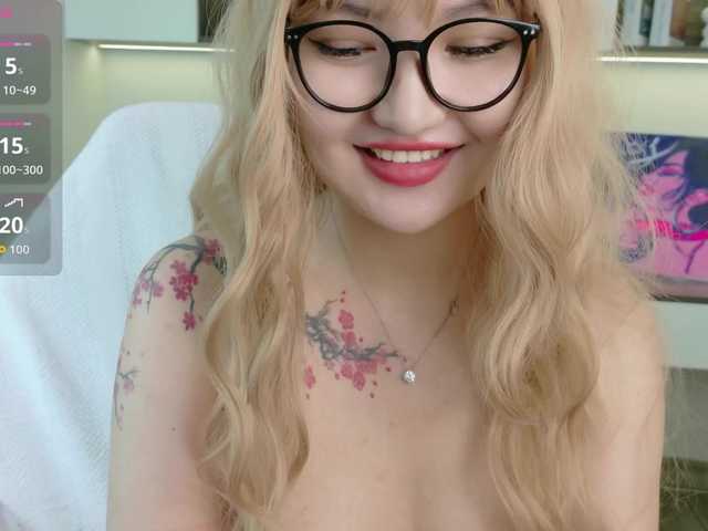sakuraclover live cam on BongaCams