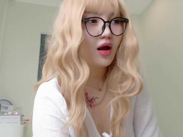 sakuraclover live cam on BongaCams