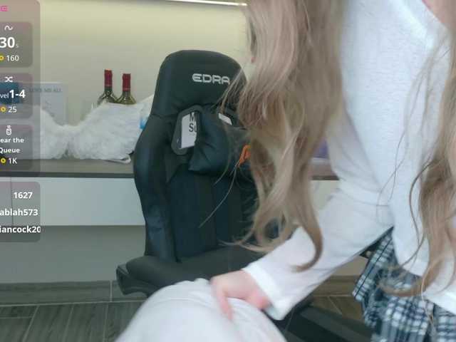 sakuraclover live cam on BongaCams