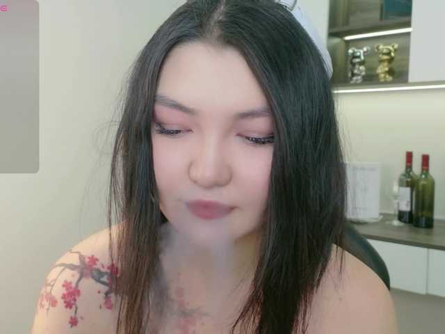 le modèle sakuraclover est en webcam porno dans un show sur le site bongacams, il possède les tags suivants: Asian,Blonde,Shaved