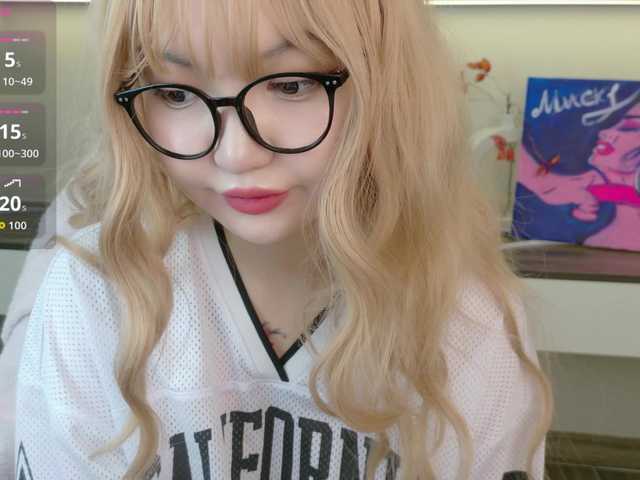 sakuraclover live cam on BongaCams