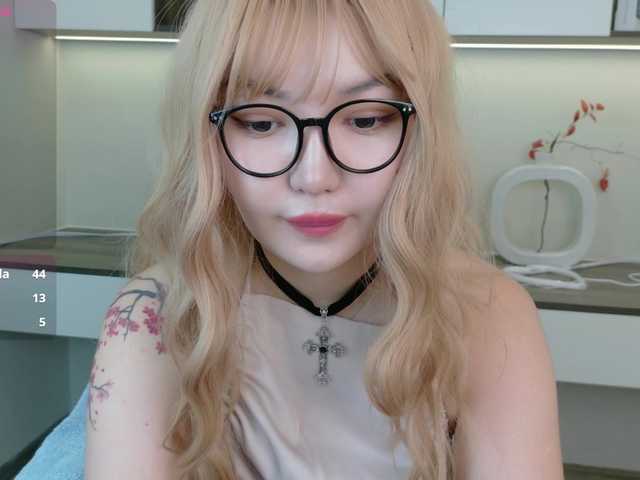 sakuraclover live cam on BongaCams
