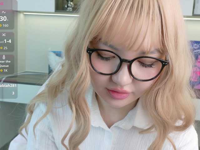 sakuraclover live cam on BongaCams