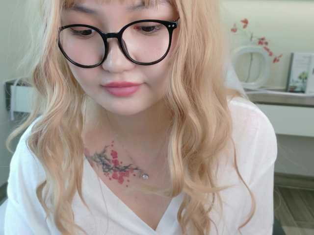 sakuraclover live cam on BongaCams