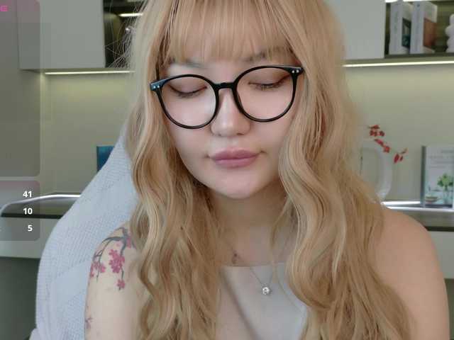 sakuraclover live cam on BongaCams