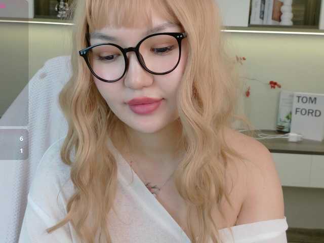 sakuraclover live cam on BongaCams