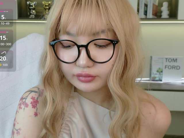 sakuraclover live cam on BongaCams