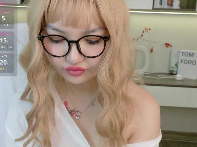 sakuraclover live cam on BongaCams