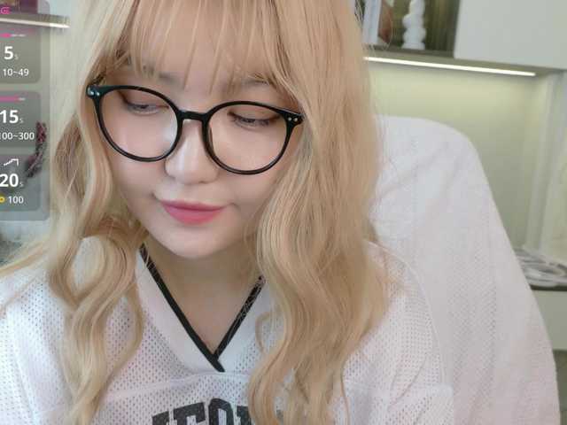 sakuraclover live cam on BongaCams
