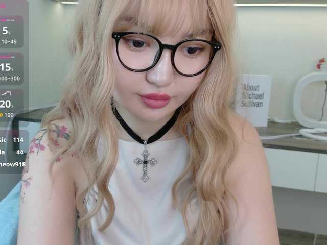 sakuraclover live cam on BongaCams