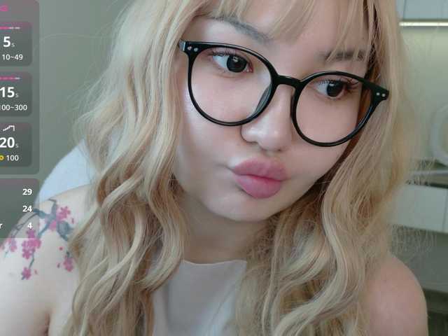 sakuraclover live cam on BongaCams