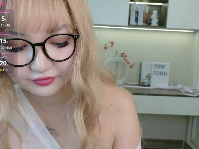 sakuraclover live cam on BongaCams