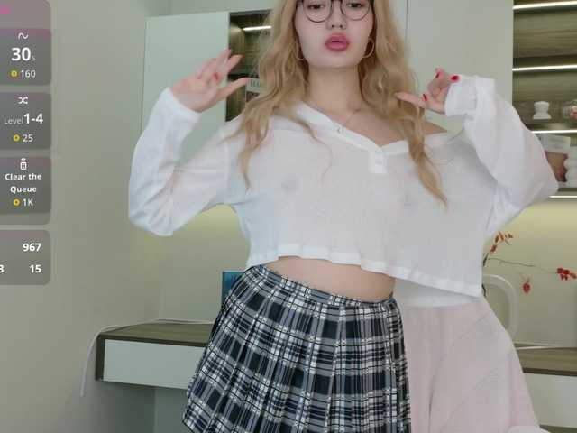 sakuraclover live cam on BongaCams