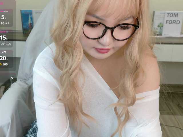 sakuraclover live cam on BongaCams