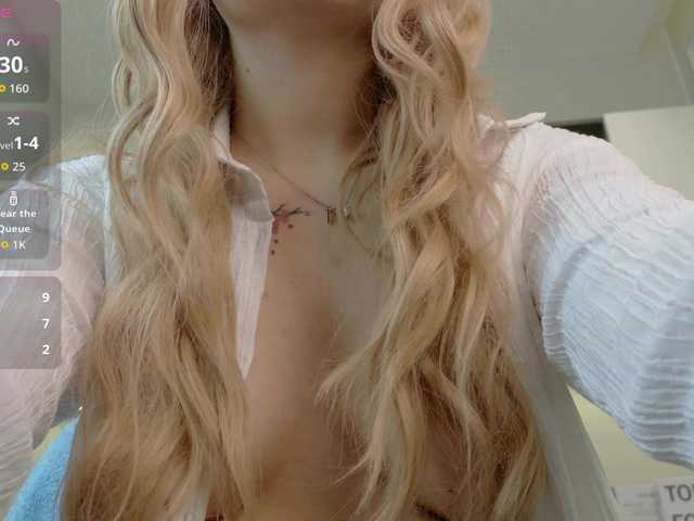 sakuraclover live cam on BongaCams