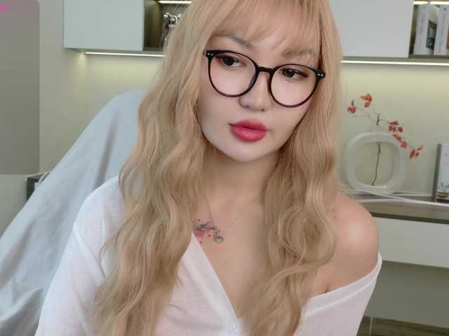 sakuraclover live cam on BongaCams