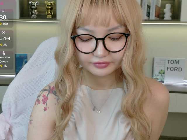 sakuraclover live cam on BongaCams