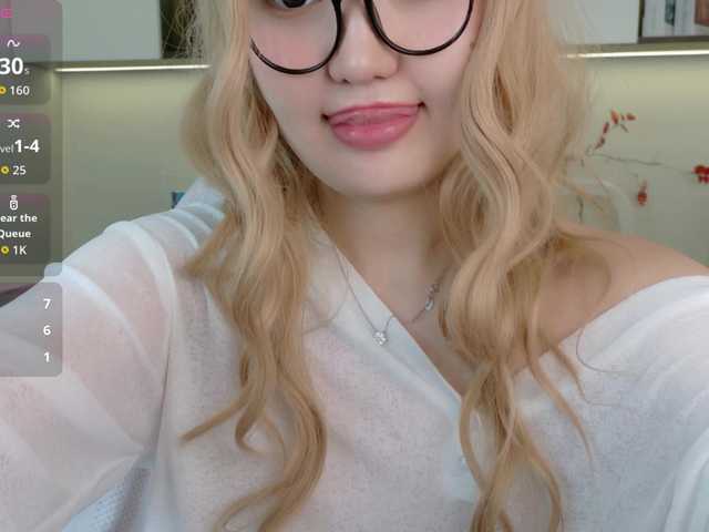 sakuraclover live cam on BongaCams