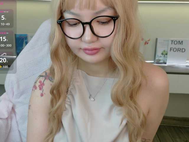 sakuraclover live cam on BongaCams