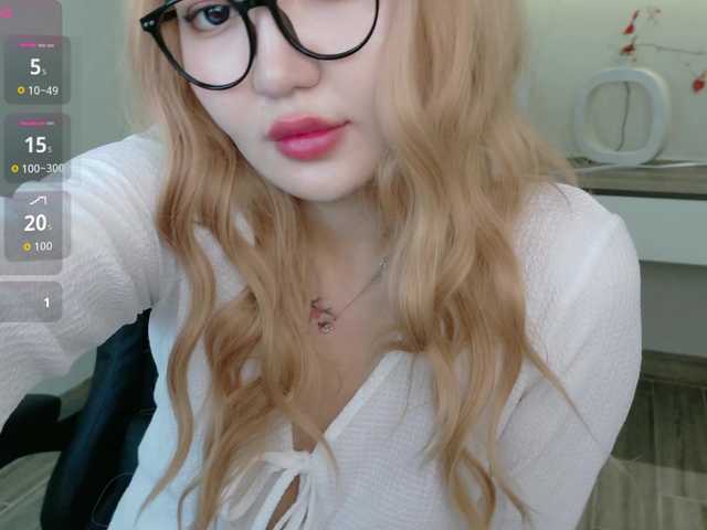 sakuraclover live cam on BongaCams