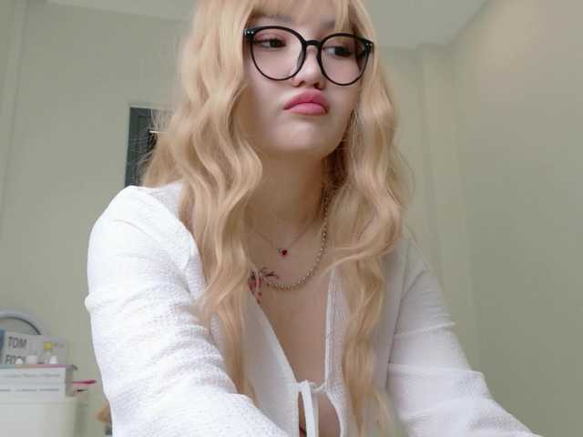 sakuraclover live cam on BongaCams