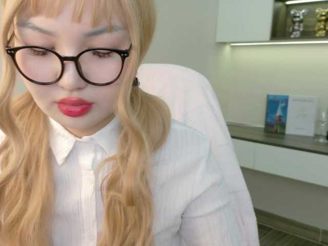 sakuraclover live cam on BongaCams