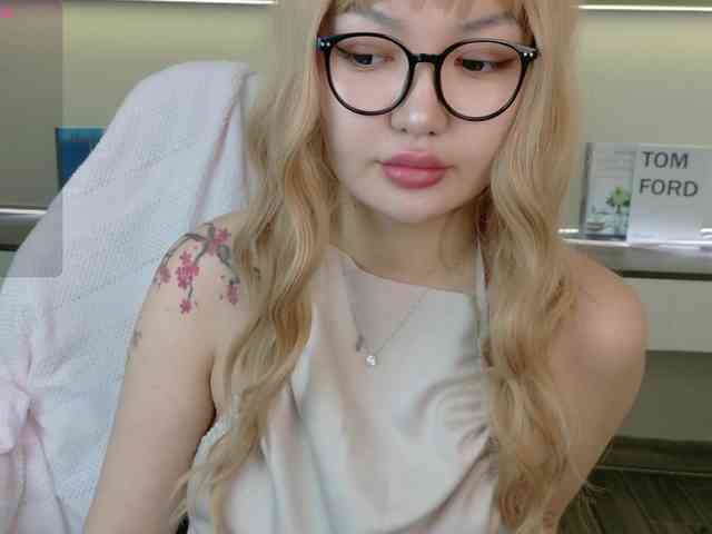 Model: sakuraclover