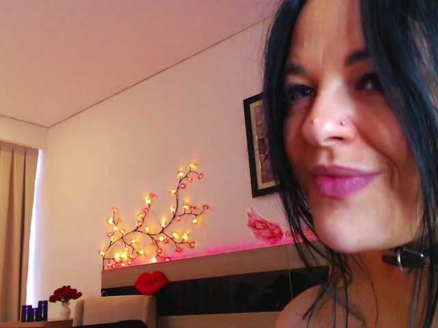 Kira-kirkros — live female cam
