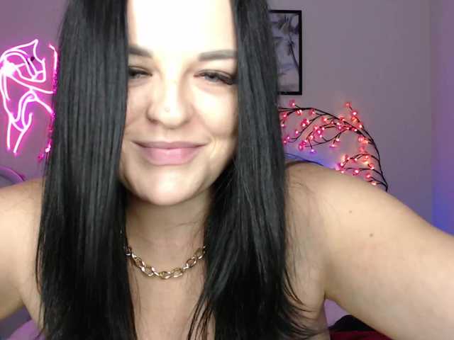 Kira-kirkros webcam bongacams model stream image