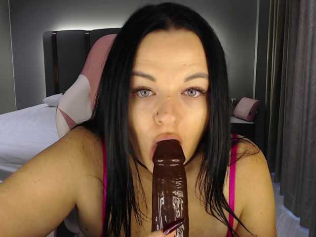 Kira-kirkros live cam on BongaCams
