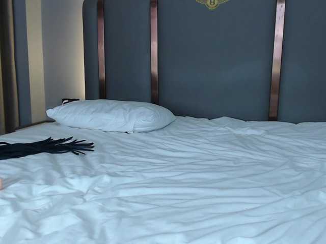 Kira-kirkros live webcam show