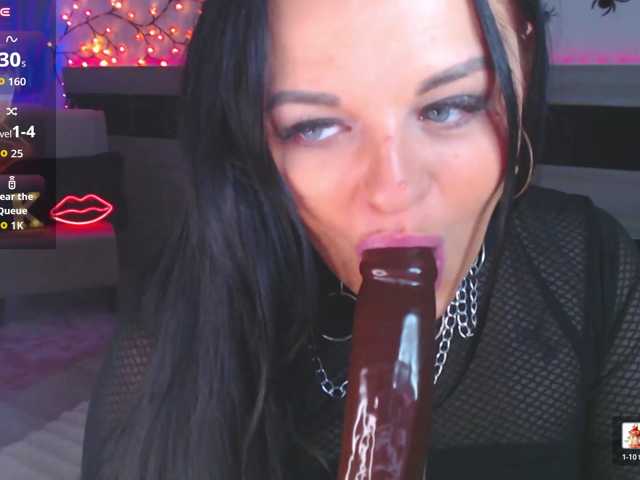 Kira-kirkros live cam
