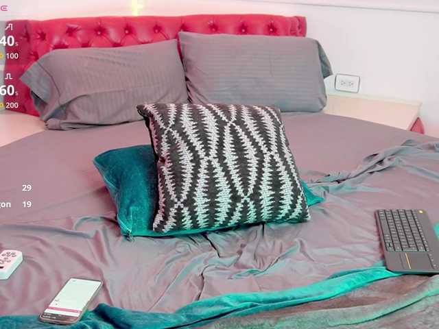 niadelaoz live cam on BongaCams