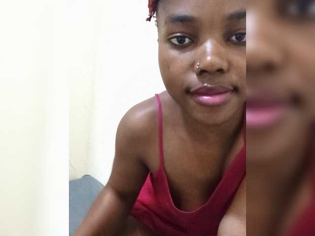 Glowgoddes live cam on BongaCams