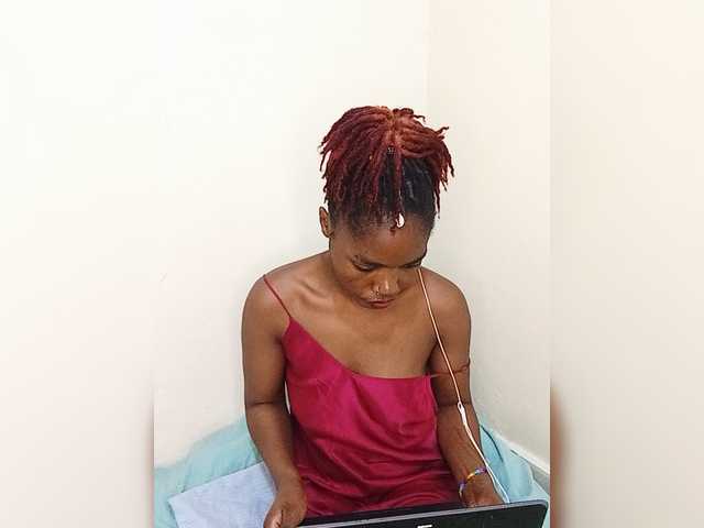 Glowgoddes live cam on BongaCams