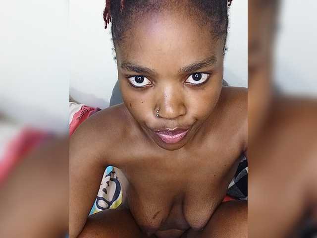 Glowgoddes live cam on BongaCams