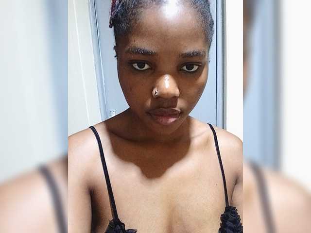 Glowgoddes live cam on BongaCams