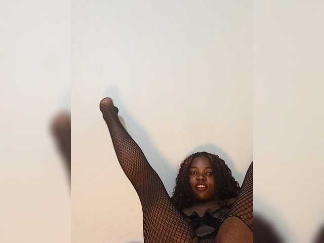Glowgoddes live cam on BongaCams